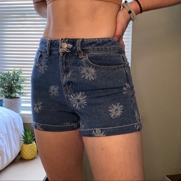 Pacsun Denim Shorts - Picture 4 of 5